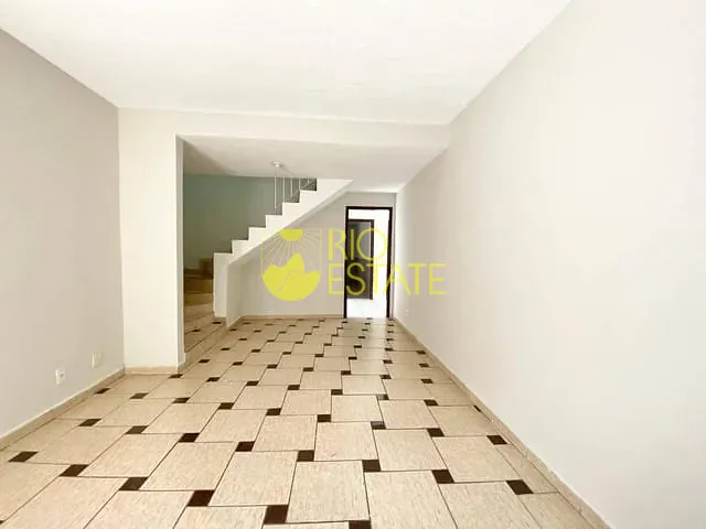 Casa com 280m² 3 quartos e 1 banheiro, à venda, no bairro Retiro em Volta Redonda