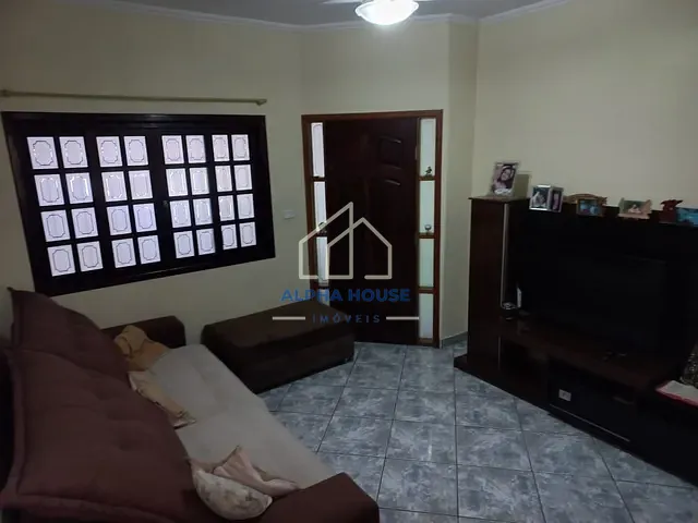 Casa 3 quartos e 4 banheiros, à venda, no bairro Nossa Senhora do Perpétuo Socorro em Pindamonhangaba