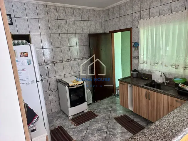 Casa 3 quartos e 4 banheiros, à venda, no bairro Nossa Senhora do Perpétuo Socorro em Pindamonhangaba