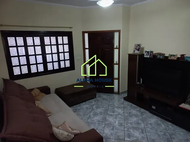 Casa 3 quartos e 4 banheiros, à venda, no bairro Nossa Senhora do Perpétuo Socorro em Pindamonhangaba
