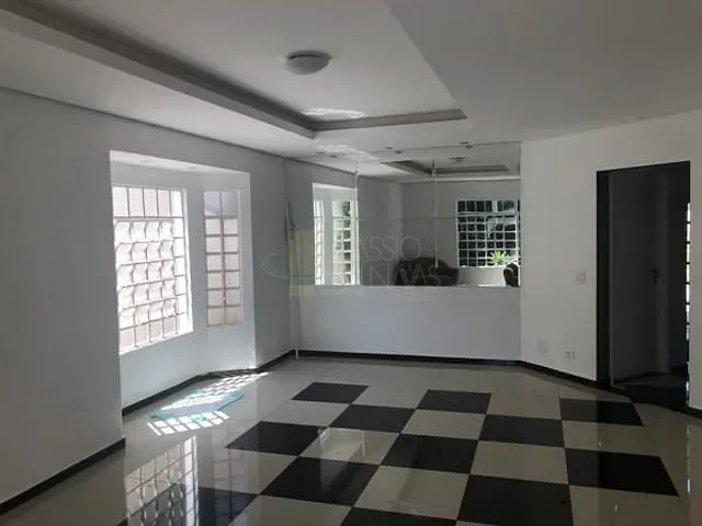 Casa com 1291m² 5 quartos e 6 banheiros, à venda, no bairro Tucano em Londrina