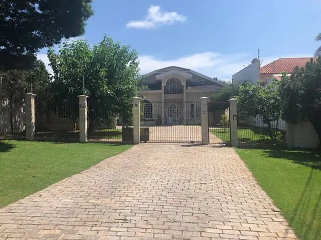 Casa com 1291m² 5 quartos e 6 banheiros, à venda, no bairro Tucano em Londrina