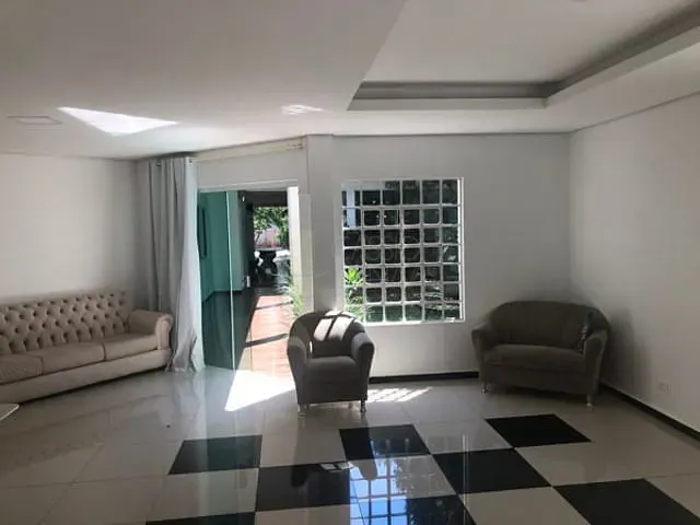 Casa com 1291m² 5 quartos e 6 banheiros, à venda, no bairro Tucano em Londrina