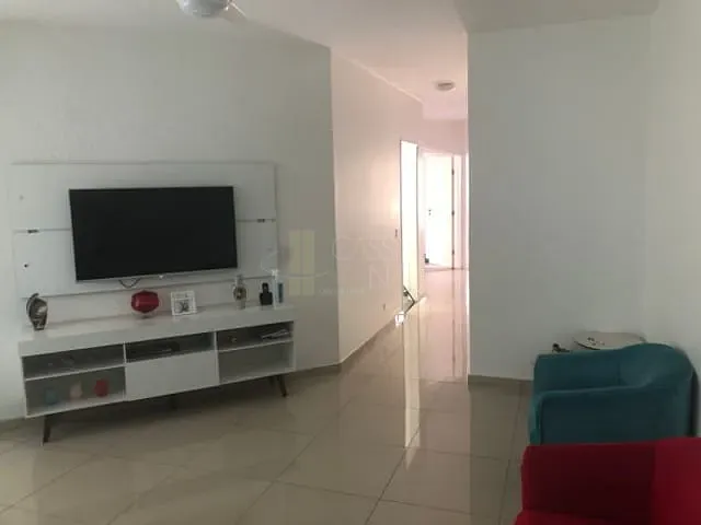 Casa com 1291m² 5 quartos e 6 banheiros, à venda, no bairro Tucano em Londrina
