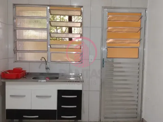Casa com 40m² 1 quarto e 1 banheiro, para alugar, no bairro Novo Osasco em Osasco