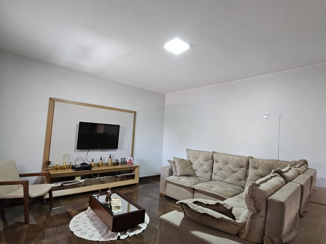 Foto do Casa - Casa Espaçosa de 4 Quartos com Acabamentos Premium à venda, Jardim Califórnia, Formosa, GO | ERAF CORRETORA DE IMOVEIS