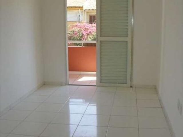 Casa com 200m² 3 quartos e 3 banheiros, para alugar, no bairro Guanabara em Londrina