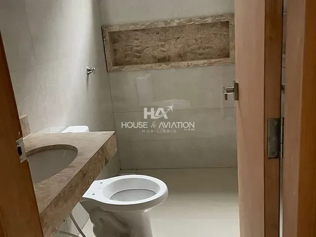 Casa com 205m² 3 quartos e 2 banheiros, à venda, no bairro Jardim Buriti Sereno em Aparecida de Goiânia