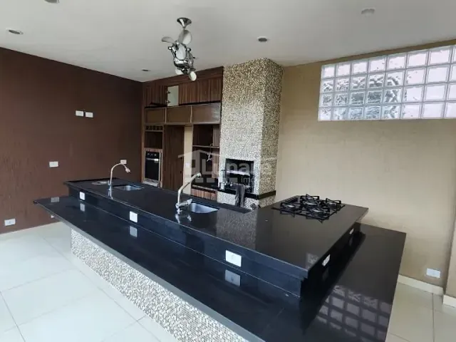 Casa com 400m² 5 quartos e 4 banheiros, à venda, no bairro Vila Oliveira em Mogi das Cruzes