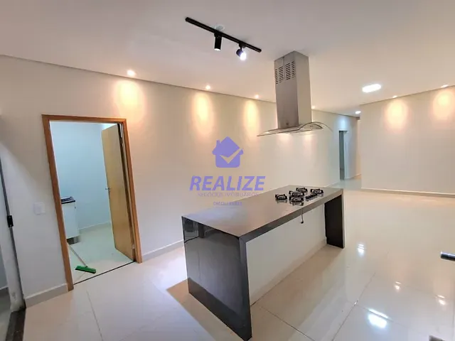 Casa 3 quartos e 2 banheiros, à venda ou para alugar, no bairro Residencial Ouro Verde em Botucatu