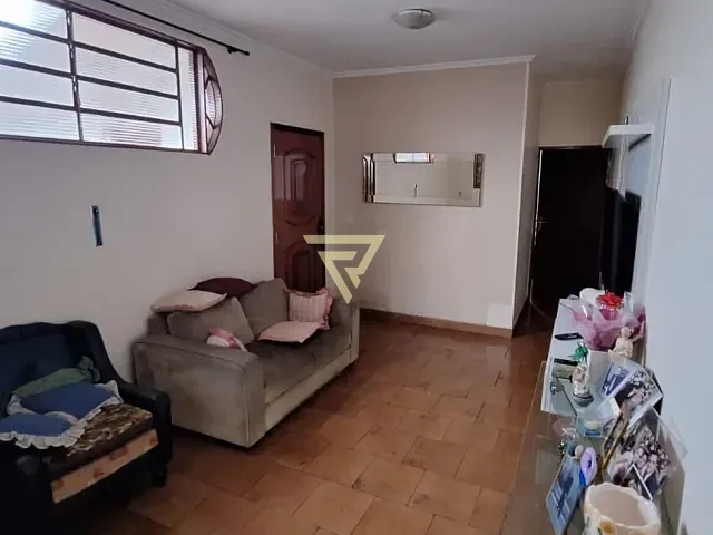 Casa com 250m² 3 quartos e 1 banheiro, à venda, no bairro Vila Albertina em Ribeirão Preto