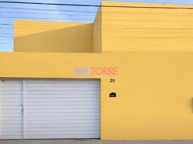Casa 2 quartos e 2 banheiros, à venda, no bairro Hernani Sá em Ilhéus