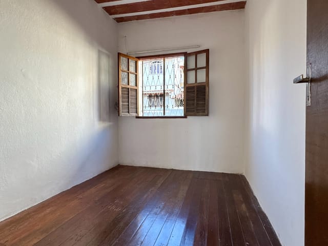 Casa 2 quartos e 1 banheiro, para alugar, no bairro Boa Vista em Juiz de Fora