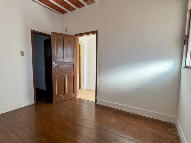 Casa 2 quartos e 1 banheiro, para alugar, no bairro Boa Vista em Juiz de Fora