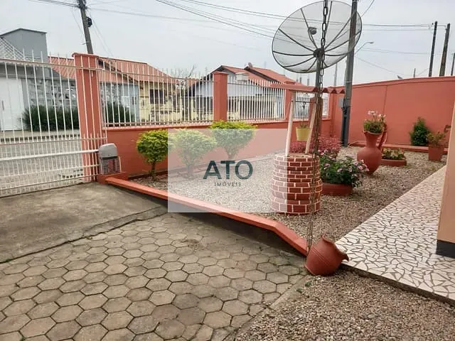Casa 4 quartos e 2 banheiros, à venda, no bairro Universitário em Tijucas