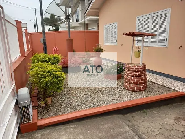 Casa 4 quartos e 2 banheiros, à venda, no bairro Universitário em Tijucas