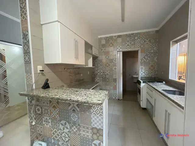 Casa 3 quartos e 4 banheiros, para alugar, no bairro Ipê em Três Lagoas