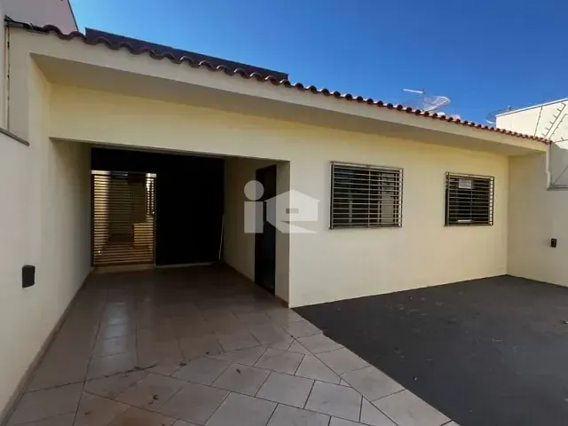 Casa com 150m² 3 quartos e 1 banheiro, à venda, no bairro Jardim Roland Garden em Rolândia