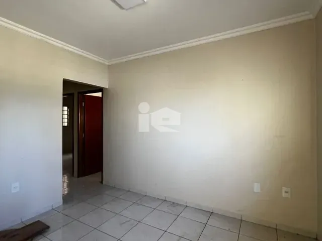 Casa com 150m² 3 quartos e 1 banheiro, à venda, no bairro Jardim Roland Garden em Rolândia