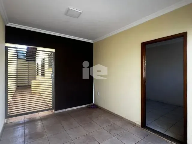 Casa com 150m² 3 quartos e 1 banheiro, à venda, no bairro Jardim Roland Garden em Rolândia