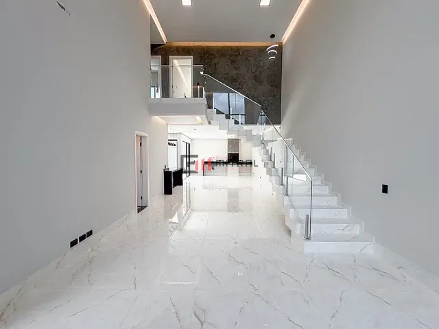 Casa 3 quartos e 4 banheiros, à venda, no bairro Olímpico em Londrina