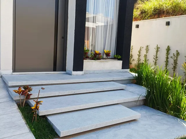 Casa com 377m² 5 quartos e 7 banheiros, à venda, no bairro Portal do Sol em Contagem