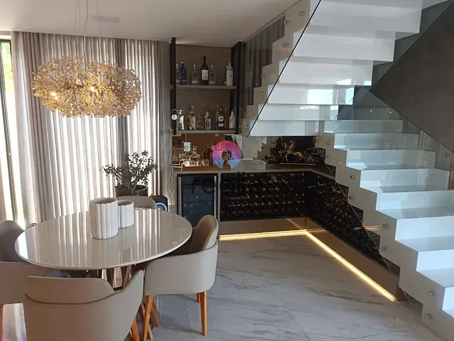 Casa com 377m² 5 quartos e 7 banheiros, à venda, no bairro Portal do Sol em Contagem