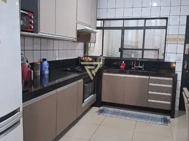 Casa com 200m², à venda, no bairro Cidade Nova em Jardinópolis