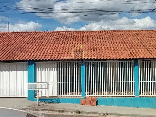 Casa com 450m² 3 quartos e 3 banheiros, à venda, no bairro Parque do Lago em Guaxupé