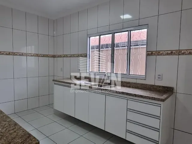 Casa com 120m² 2 quartos e 2 banheiros, à venda, no bairro Jardim Helena em Bauru