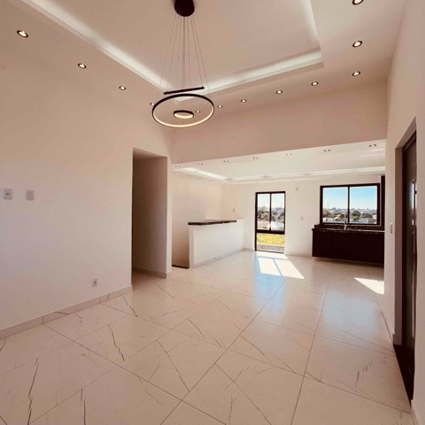 Casa com 450m² 3 quartos e 3 banheiros, à venda, no bairro Praia Linda em São Pedro da Aldeia