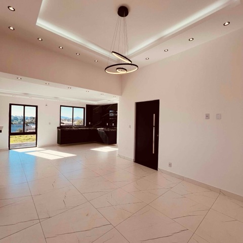 Casa com 450m² 3 quartos e 3 banheiros, à venda, no bairro Praia Linda em São Pedro da Aldeia