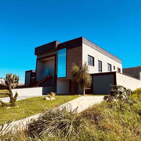 Casa com 450m² 3 quartos e 3 banheiros, à venda, no bairro Praia Linda em São Pedro da Aldeia