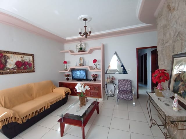 Casa com 300m², à venda, no bairro Jardim Molinari em São João da Boa Vista