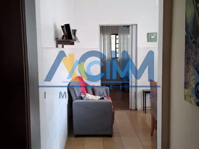 Casa com 250m² 3 quartos e 1 banheiro, à venda, no bairro Centro em Jaguariúna