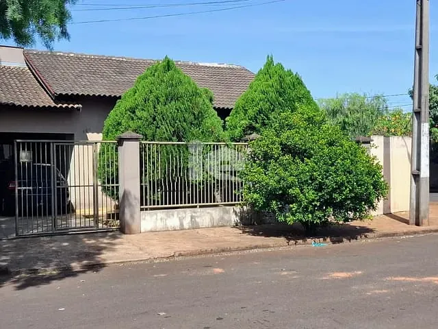 Casa com 220m² 3 quartos e 1 banheiro, à venda, no bairro Jardim Europa em Rolândia