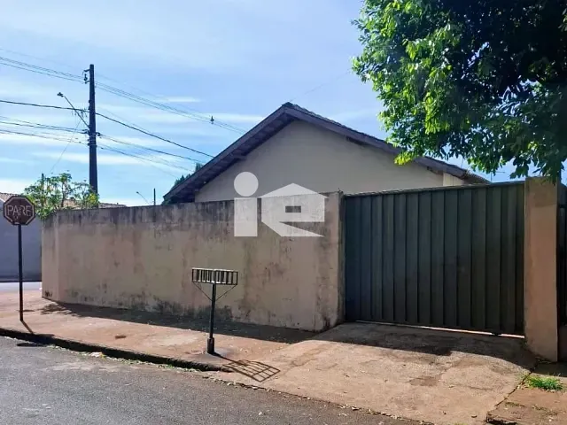 Casa com 220m² 3 quartos e 1 banheiro, à venda, no bairro Jardim Europa em Rolândia