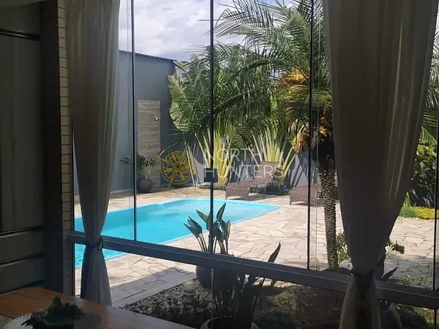 Casa com 552m² 3 quartos e 3 banheiros, à venda, no bairro Glória em Joinville