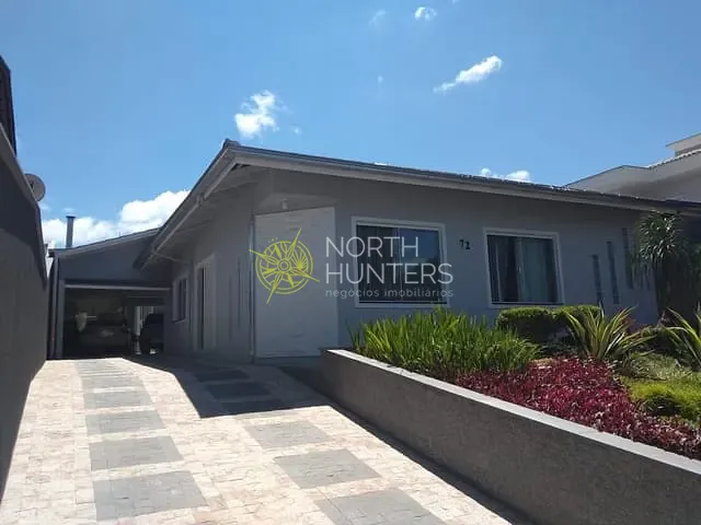 Casa com 552m² 3 quartos e 3 banheiros, à venda, no bairro Glória em Joinville