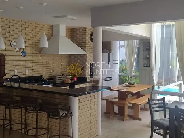 Casa com 552m² 3 quartos e 3 banheiros, à venda, no bairro Glória em Joinville