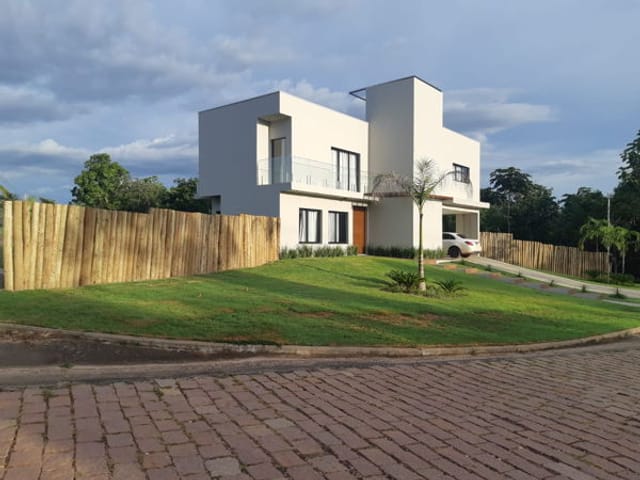 Casa com 1093m² 4 quartos e 5 banheiros, à venda, no bairro Área Rural de Cuiabá em Cuiabá