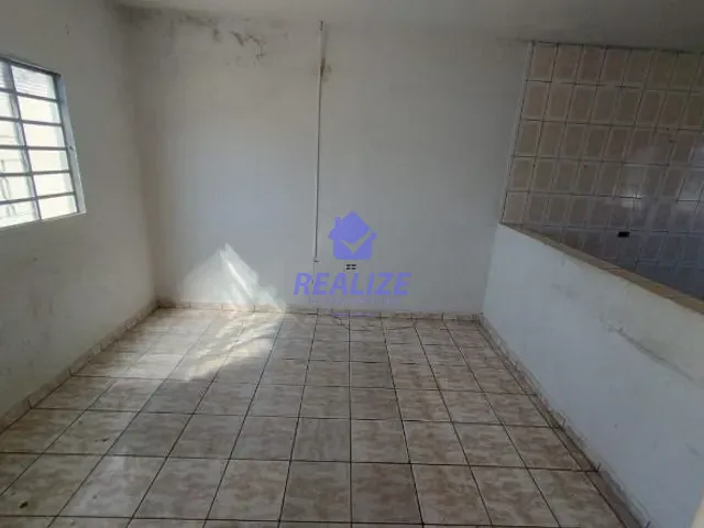 Casa com 250m² 3 quartos e 2 banheiros, à venda, no bairro Jardim Monte Mor em Botucatu