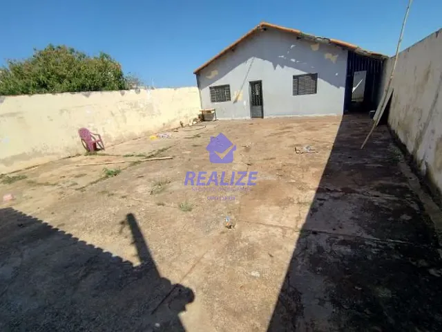 Casa com 250m² 3 quartos e 2 banheiros, à venda, no bairro Jardim Monte Mor em Botucatu