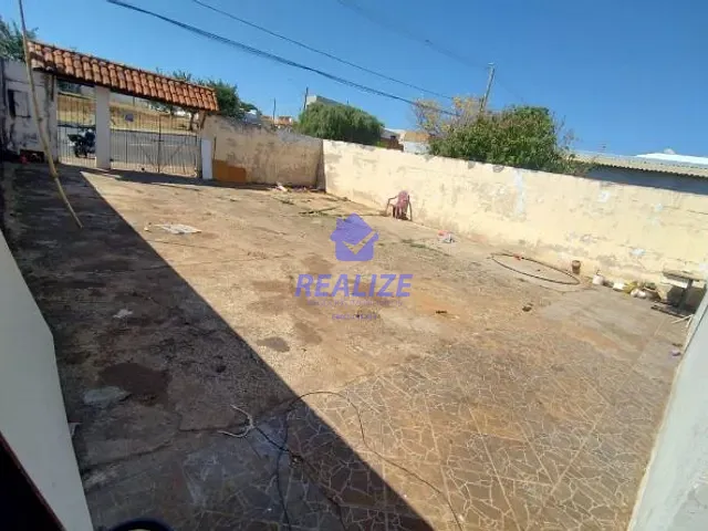 Casa com 250m² 3 quartos e 2 banheiros, à venda, no bairro Jardim Monte Mor em Botucatu