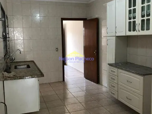 Casa com 150m² 2 quartos e 2 banheiros, à venda, no bairro Centro em Capivari