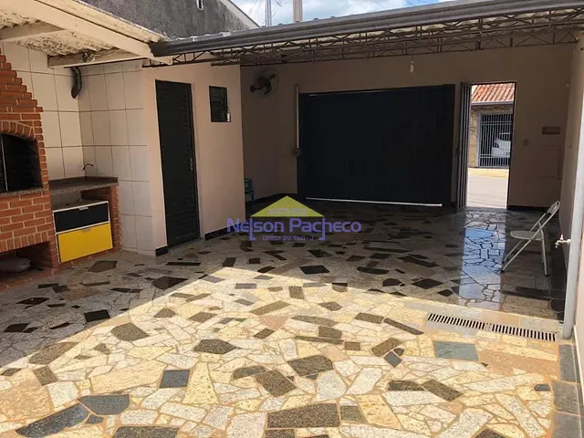 Casa com 150m² 2 quartos e 2 banheiros, à venda, no bairro Centro em Capivari