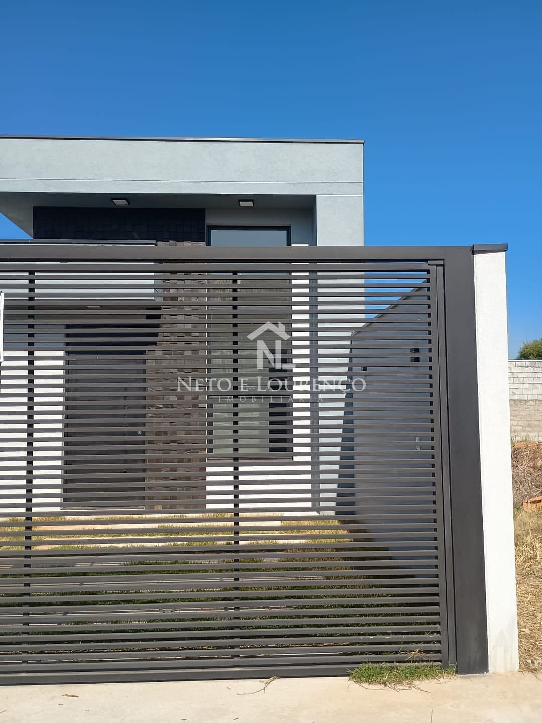 Casa à venda com 3 quartos, 120m² - Foto 1