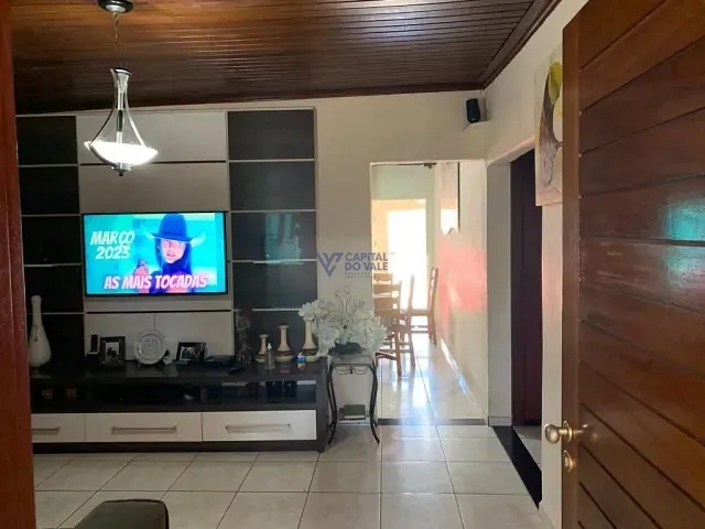 Casa com 323m² 2 quartos e 2 banheiros, à venda, no bairro Parque Industrial em São José dos Campos