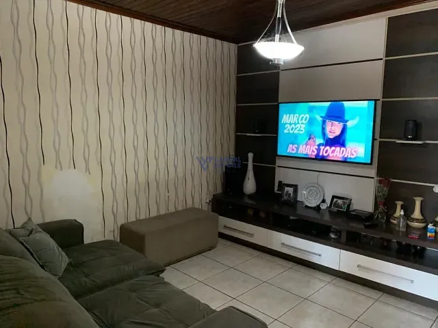 Casa com 323m² 2 quartos e 2 banheiros, à venda, no bairro Parque Industrial em São José dos Campos