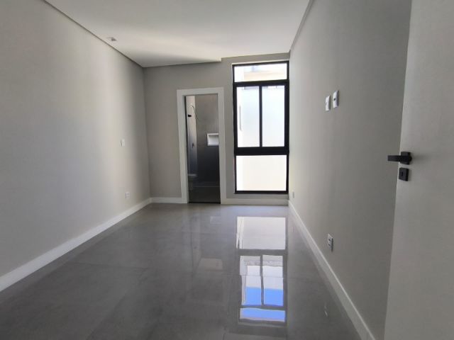 Foto do Casa - Casa duplex à Venda, Jardim Amália, Volta Redonda, RJ | OPEN HOUSE REAL ESTATE IMÓVEIS LTDA
